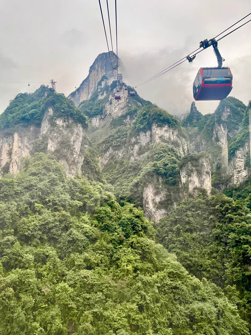 天门山索道缆车